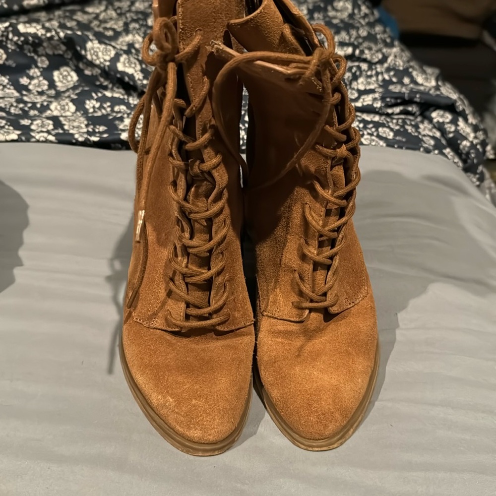 Women’s size 7.5 Micheal Kors suede lace up brown boots
